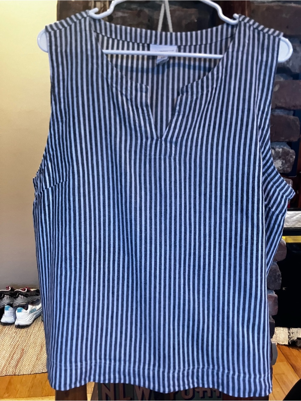Liz Claiborne Navy & White Vertical Stripe Top XXL